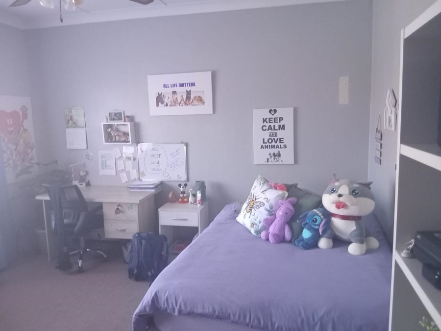 3 Bedroom Property for Sale in Heuwelsig Northern Cape